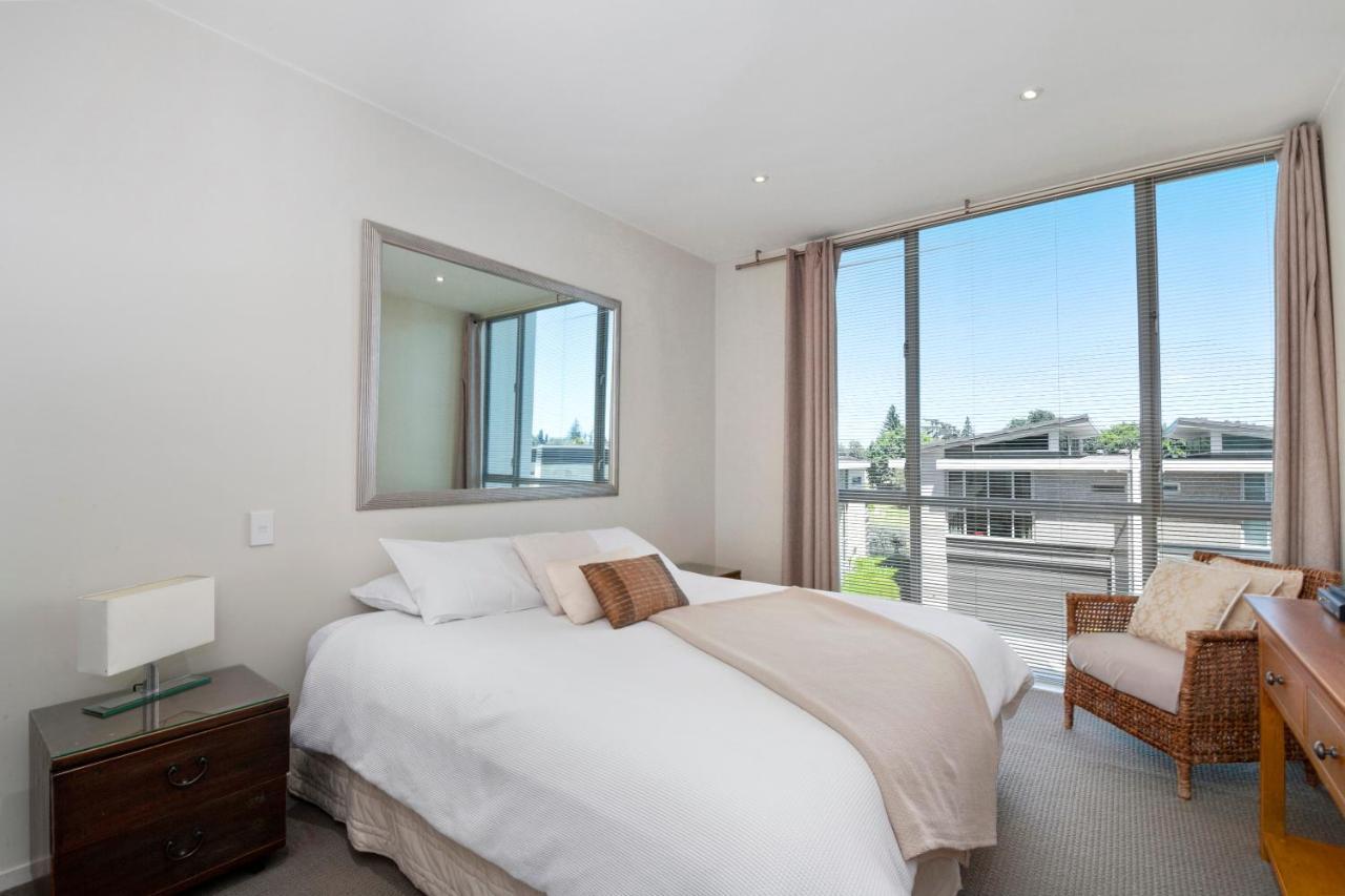 Marinaside Villa - Taupo Holiday Apartment Bagian luar foto