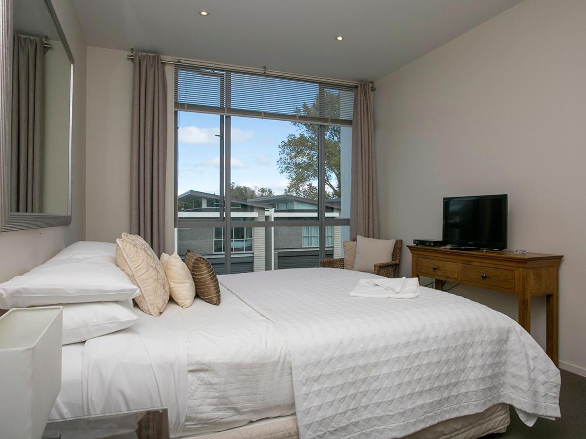Marinaside Villa - Taupo Holiday Apartment Bagian luar foto