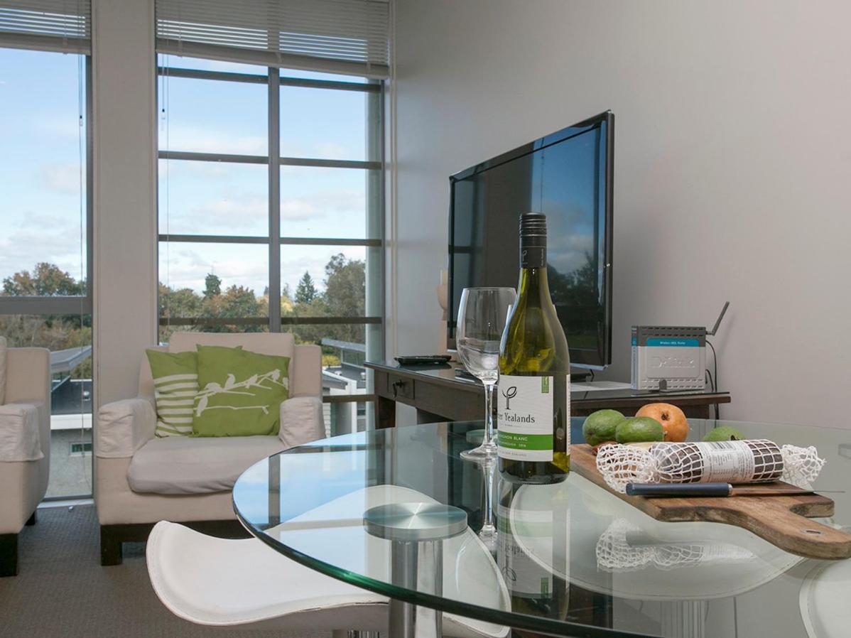 Marinaside Villa - Taupo Holiday Apartment Bagian luar foto